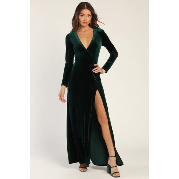 Lulu's Emerald Velvet Long Sleeve Gown - Picture 1 of 4
